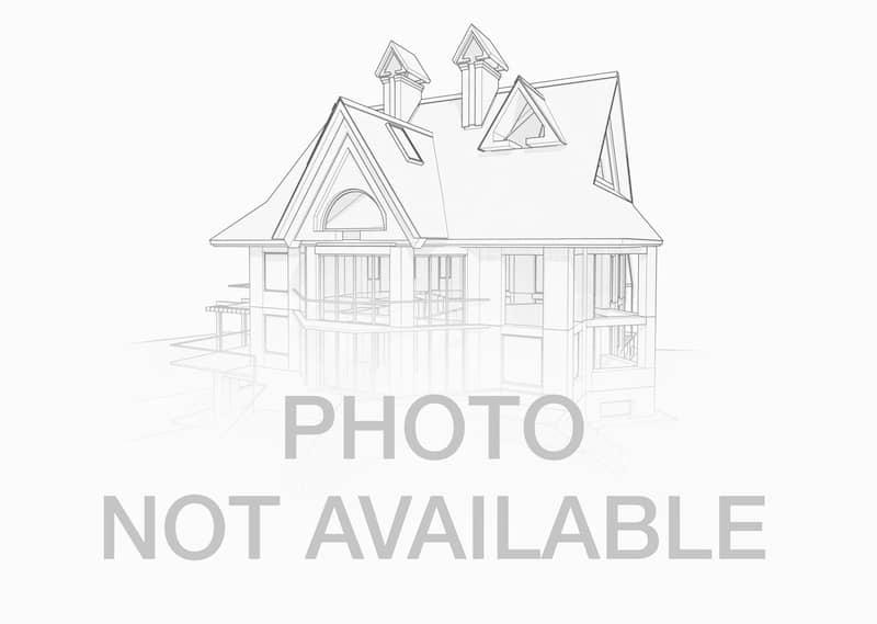 157 N Crooked Lake Lane , Lindenhurst, IL 60046